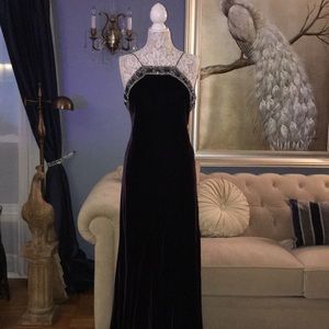 BADGLEY MISCHKA PURPLE VELVET GOWN